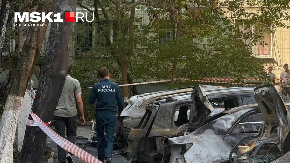 Горящий фургон с бензином проехал по встречной и спалил 21 машину в Ростове